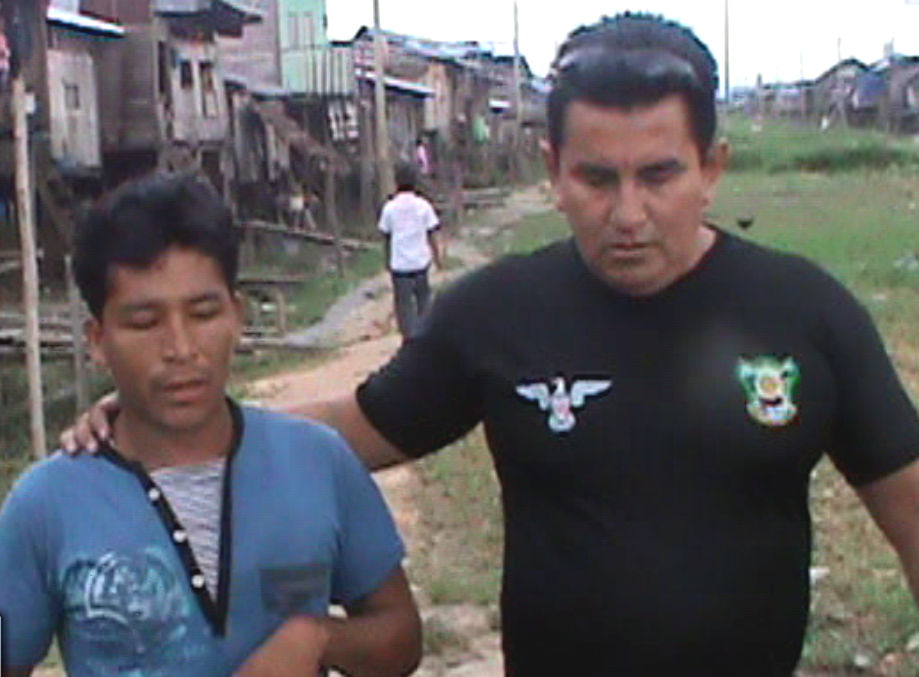 Mal hijo maltrata a su madre