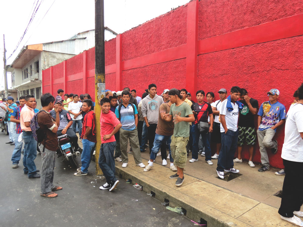 Trabajadores de Coca Cola protestan por beneficios sociales