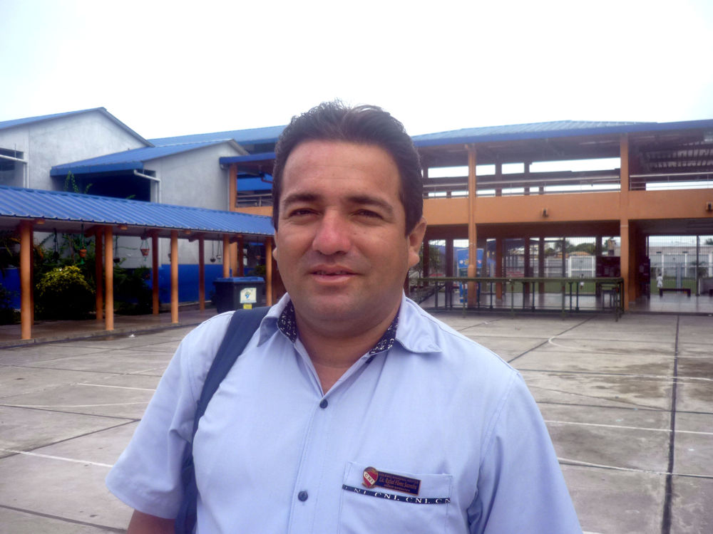 Secretario general del Sutep-Loreto Prof. Rafael Flores.
