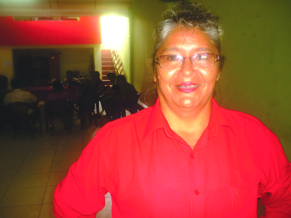 Anamelva Flores, secretaria del sindicato de trabajadores administrativos del sector educación.