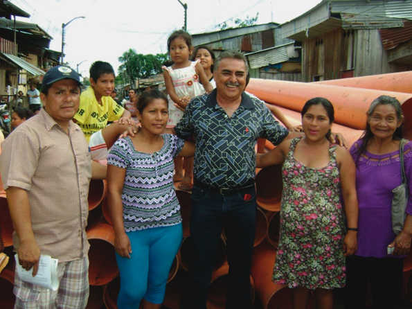 Municipalidad de Punchana entregó 73 tubos de 12 pulgadas a Simón Bolivar