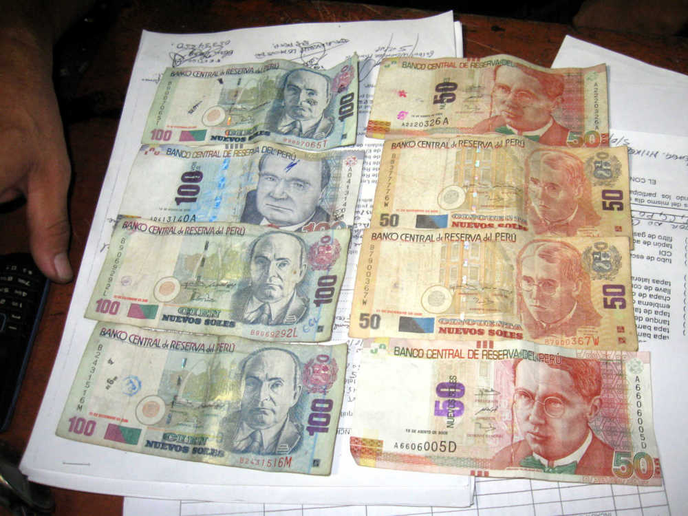 Le intervienen con billete falso