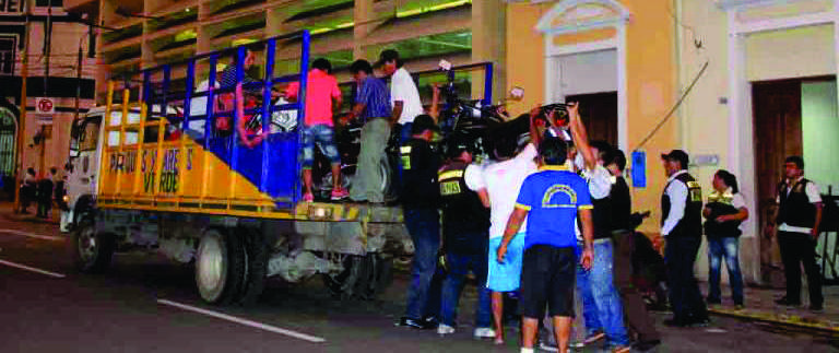 Maynas exhorta a población a respetar las señales de tránsito y espacios de estacionamiento que han sido establecidos