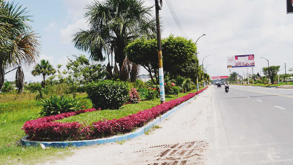 Continúa mejoramiento de ornato público en San Juan