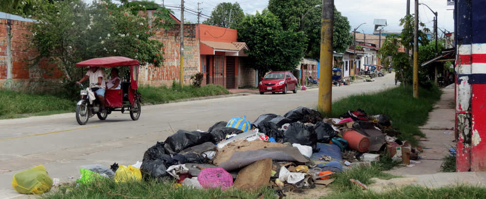 Calles de Iquitos llenas de basura