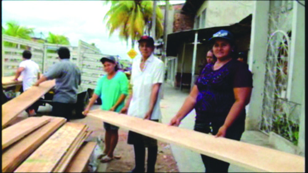 Entrega de materiales en Belén