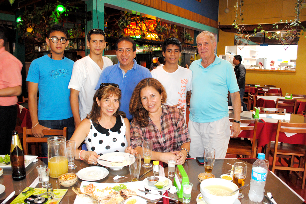 AMIGOS EN EL MIJANO