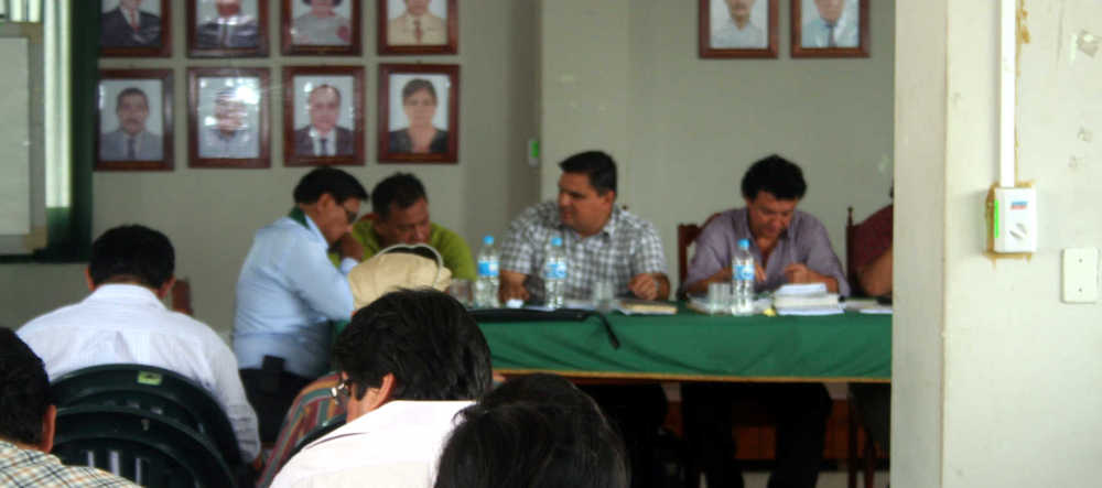 Consejero Quispe Farro, quejó a director de OPIPP en la sesión del día de ayer.