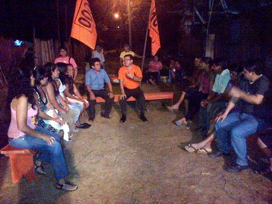 El “Café con Manuel” es la sensación en la campaña electoral