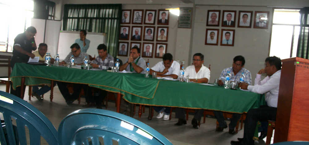 Consejo regional aprobó viajes al exterior del vicepresidente Luis Lozano y consejeros.