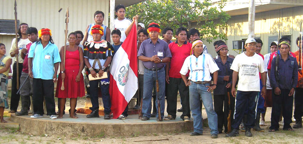Pobladores de comunidades nativas