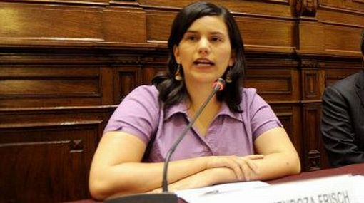 Congresista Verónika Mendoza, plantea la necesidad de salvaguardar la vida de los comuneros de José Olaya ante presencia policial.