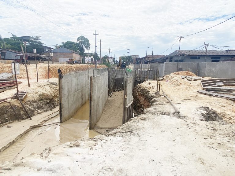 Obra en Pampachica avanza en zona difícil