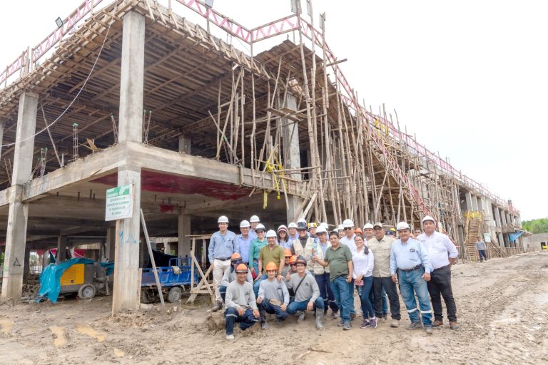 Inspeccionan avance de obras del nuevo hospital de Caballococha