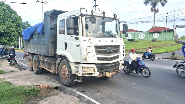 Hermano y niño resultan heridos tras violento choque