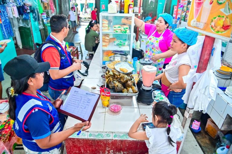 Promoviendo buenas prácticas de inocuidad y salubridad en los mercados locales