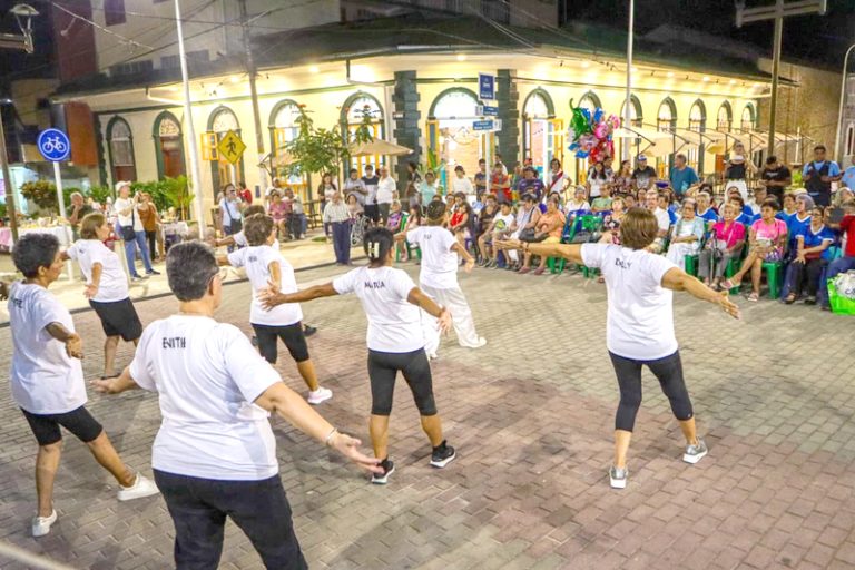 Celebrando las noches de alameda por el 30° aniversario del CAM