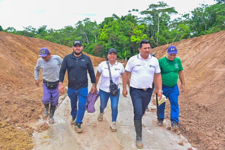Avances en el mejoramiento de la vía peatonal del caserío Tres Unidos
