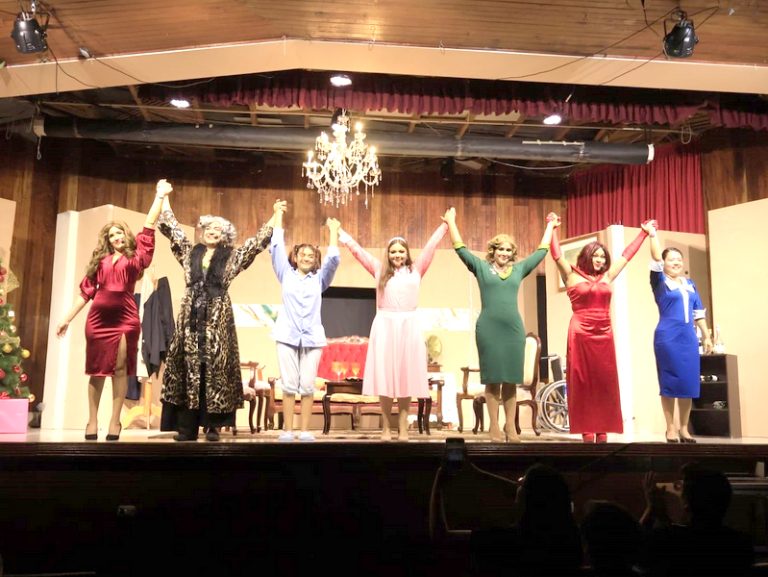 Con éxito se estrenó la obra teatral “Asesinas”