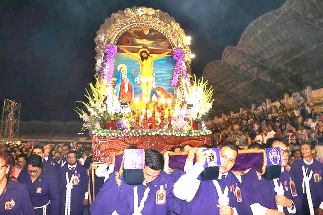 Fieles acompañarán hoy el último recorrido del Señor de los Milagros en Iquitos