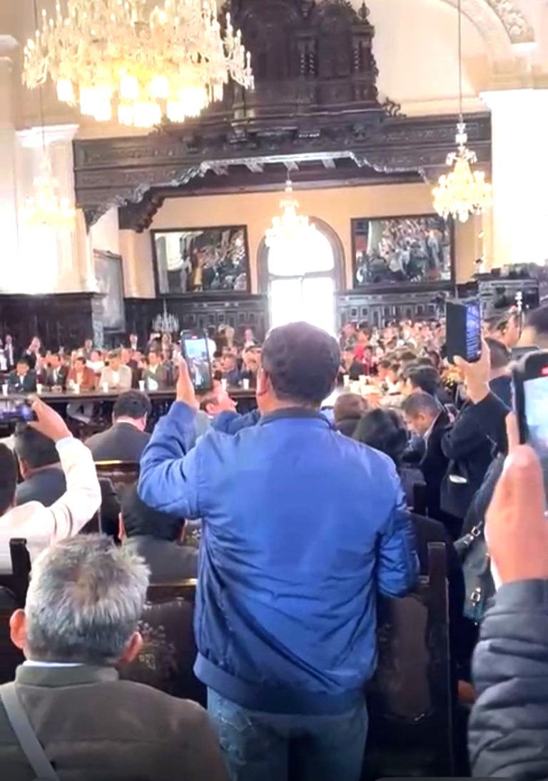 Contamana expuso obras paralizadas y gestiona financiamiento en reunión convocada por la Red de Municipalidades del Perú