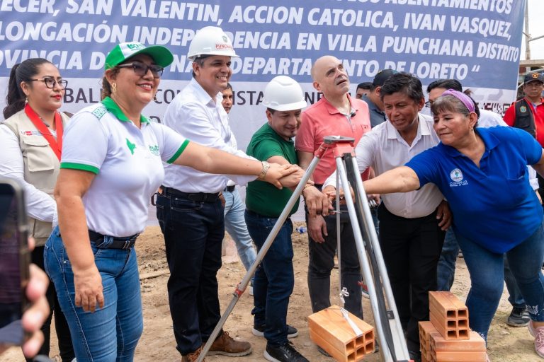 René Chávez coloca la primera piedra de obra de movilidad urbana que beneficiará a 6 asentamientos humanos