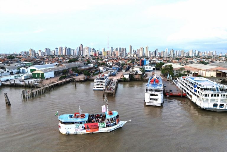 Flotilla Amazónica Yakumama llega a Belém con un llamado urgente por justicia climática rumbo a la COP30