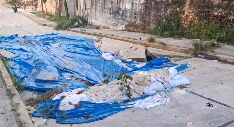 Vecinos del A.H. Rosa Panduro exigen reparación urgente de calle colapsada