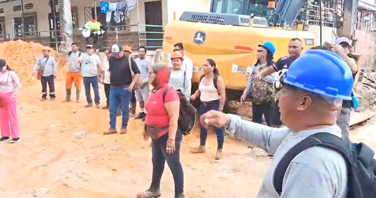 Trabajadores de obra en San Lorenzo protestan por falta de pago y denuncias de discriminación