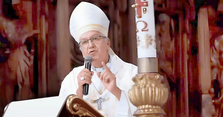 “El agua en Iquitos es veneno” advierte Cardenal Carlos Castillo
