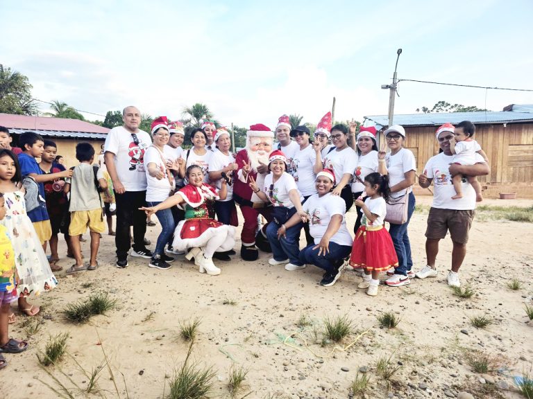 Importante chocolatada y entrega de regalos realizaron los integrantes del MCI de Requena