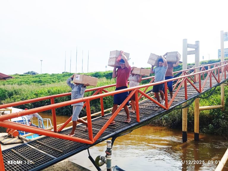 Gobierno regional de Loreto entrega 33,000 alevinos para impulsar la acuicultura en la cuenca del río Corrientes