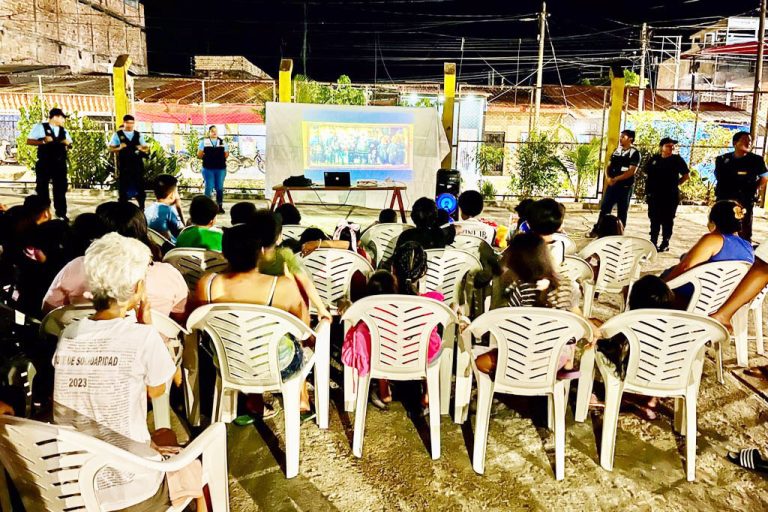 Cine en tu Barrio una iniciativa para revitalizar espacios públicos en Maynas