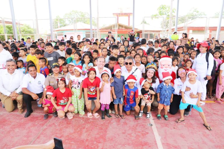 Cuna Más brindó servicios informativos, acompañamiento y show de Navidad a niños y familias en Santa Rosa en Loreto
