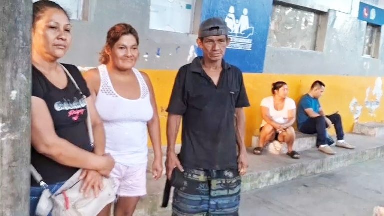 Joven con discapacidad permanece sin cirugía
