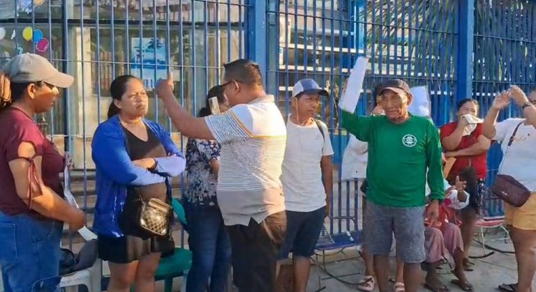 Padres denuncian falta de atención y presunta venta de vacantes en el CNI