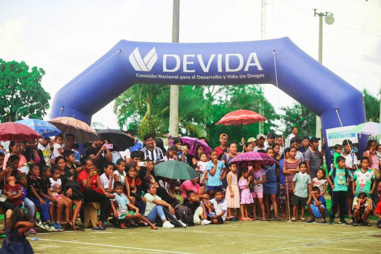 Devida culmina Escuelas de Campo 2025 en Pebas con gran final de fútbol y voley