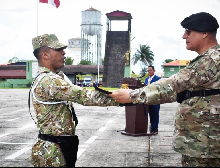 Despedida oficial en Iquitos al General del Ejército David Ojeda Parra