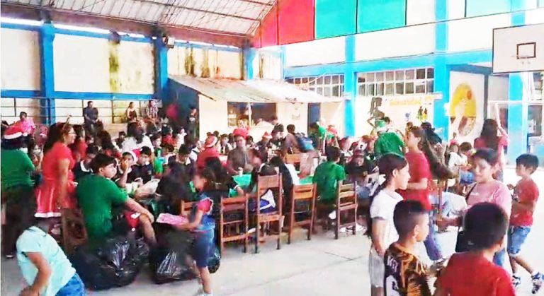 Estudiantes de la I.E. 60743 Enry Herbe Linares Soto realizaron chocolatada navideña en Belén