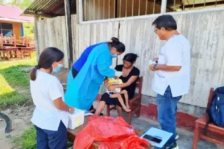 Baja vacunación infantil expone a Loreto a mortal brote de tos ferina
