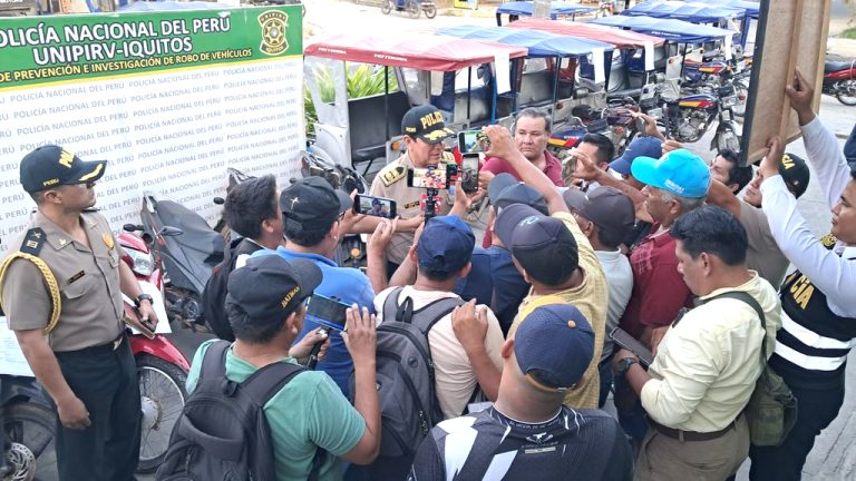 Conferencia de prensa policial por la recuperación de diez vehículos robados