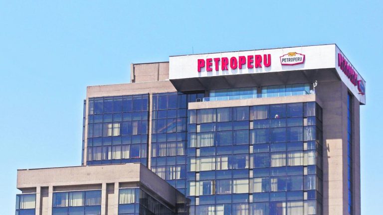 El Gobierno de Perú aprueba por decreto la privatización de Petroperú