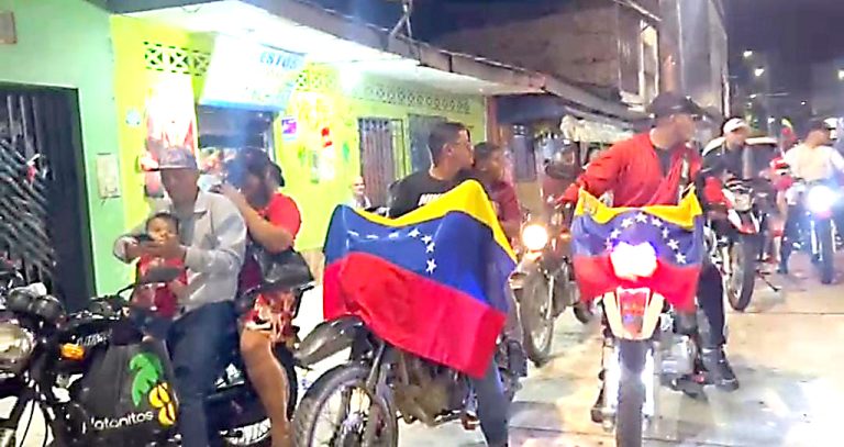 Venezolanos residentes en Iquitos realizan caravana