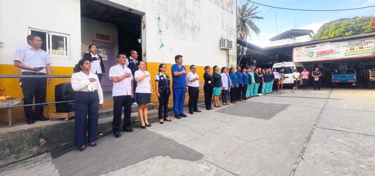 Hospital de Apoyo Iquitos inicia el 2026 con izamiento del pabellón nacional