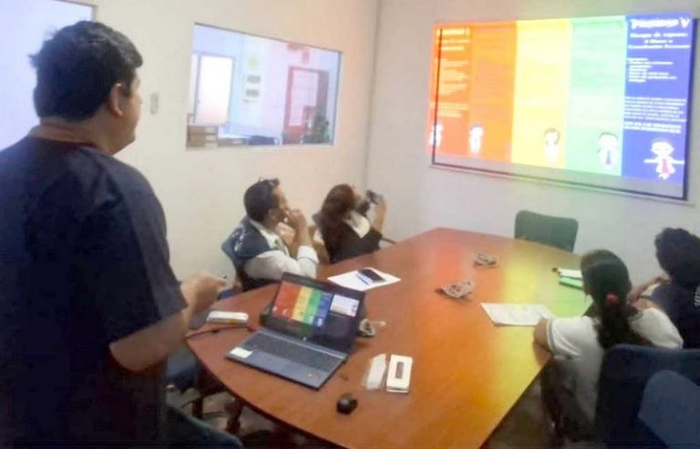 Personal de atención al usuario del Hospital Iquitos se capacita en triaje para mejorar respuesta en emergencias