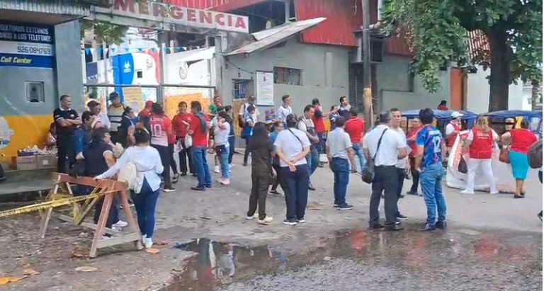 Trabajadores del Hospital de Apoyo Iquitos acatan huelga indefinida por demandas laborales