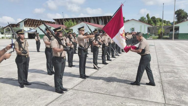 PNP rinde homenaje y pasa al retiro al coronel Edwin Lizandro Alvino tras 40 años de servicio