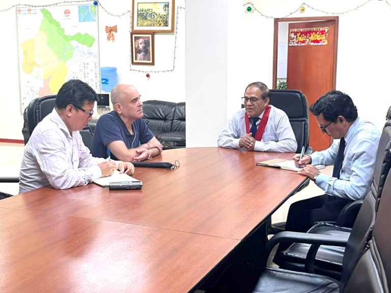 Presidente de la Corte y congresista articulan esfuerzos para implementación del SNEJ en Loreto
