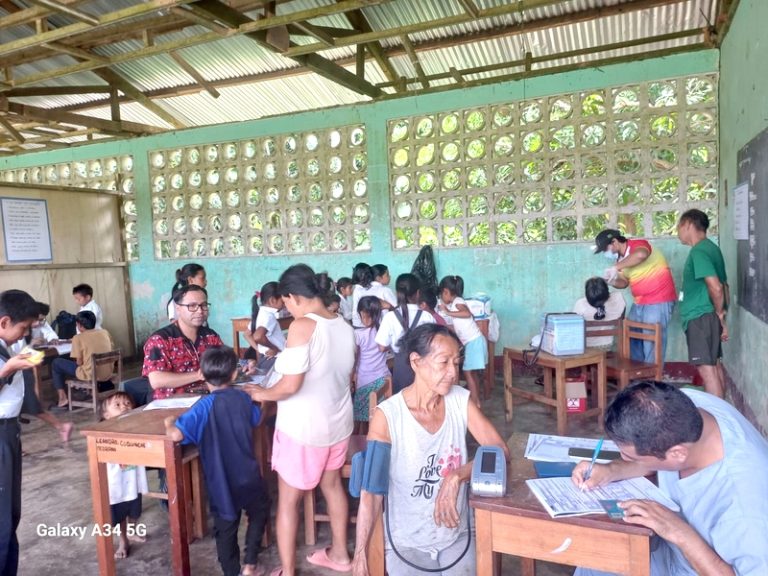 Brigada especializada de salud interviene comunidades afectadas por derrame de hidrocarburos