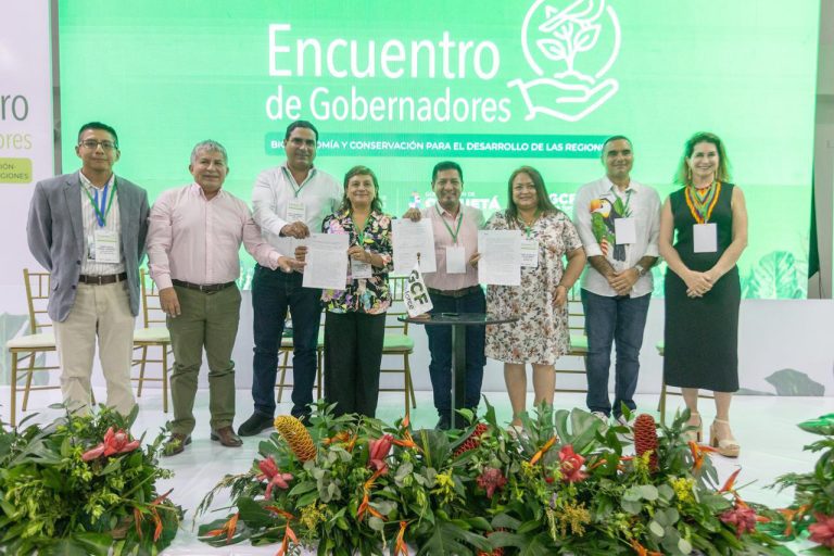 Gobernador regional presenta propuestas amazónicas en encuentro internacional en Colombia